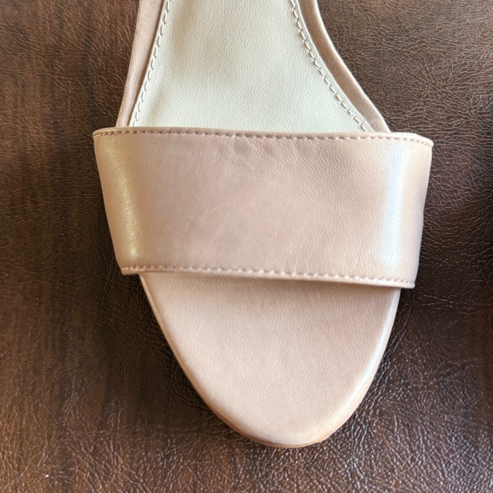 Women’s Vince Camuto nude leather strappy heels, sz 8, worn only a few times - Picture 2 of 6
